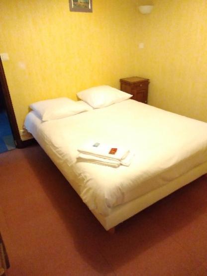 Le Saintongeais Hotel Berneuil  Bagian luar foto